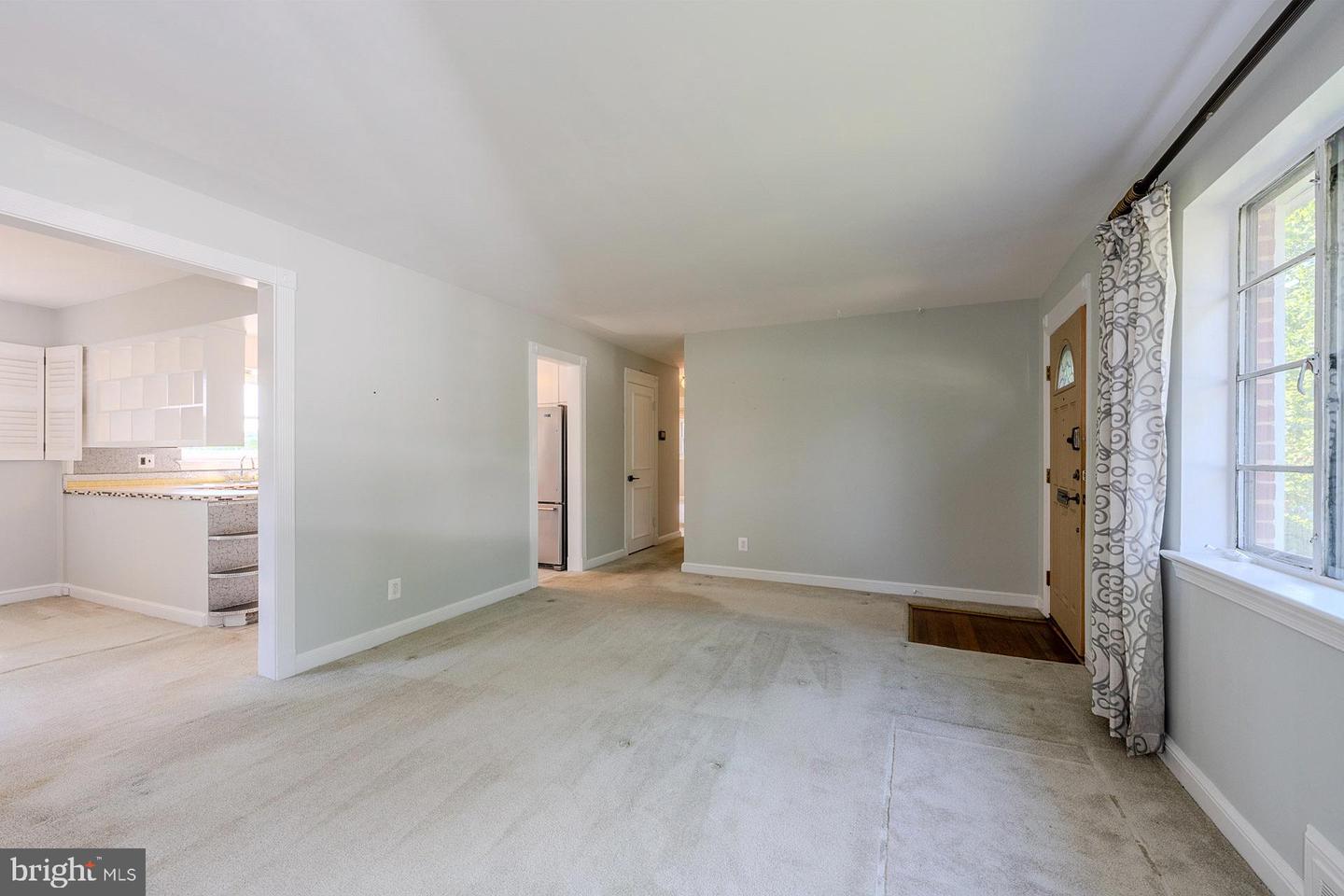 5915 CRAIG ST, SPRINGFIELD, Virginia 22150, 3 Bedrooms Bedrooms, ,2 BathroomsBathrooms,Residential,For sale,5915 CRAIG ST,VAFX2252280 MLS # VAFX2252280