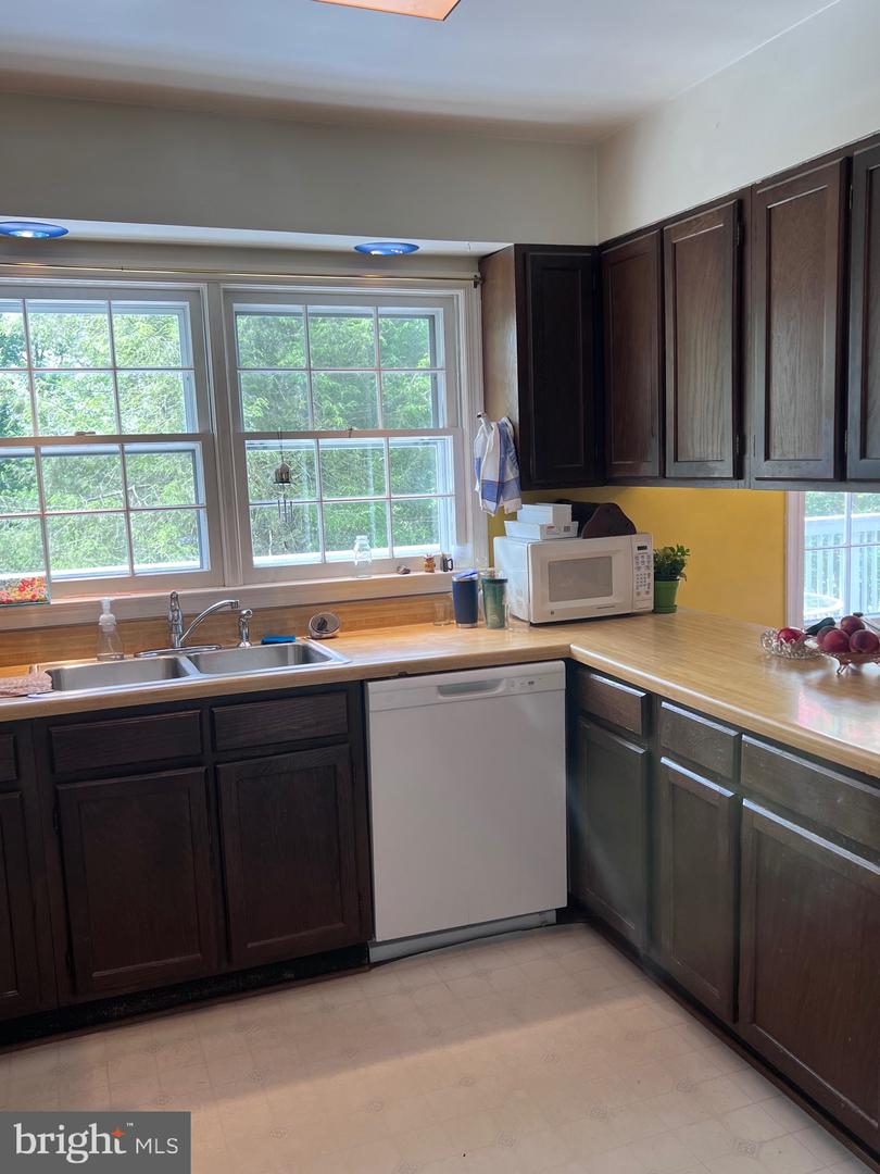 5377 COLT DR, BROAD RUN, Virginia 20137, 4 Bedrooms Bedrooms, ,2 BathroomsBathrooms,Residential,For sale,5377 COLT DR,VAFQ2017238 MLS # VAFQ2017238