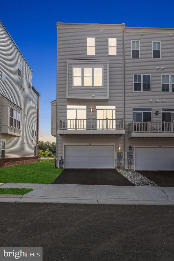 23162 HORSESHOE TRAIL SQ, ASHBURN, Virginia 20148, 4 Bedrooms Bedrooms, ,4 BathroomsBathrooms,Residential,For sale,23162 HORSESHOE TRAIL SQ,VALO2100938 MLS # VALO2100938