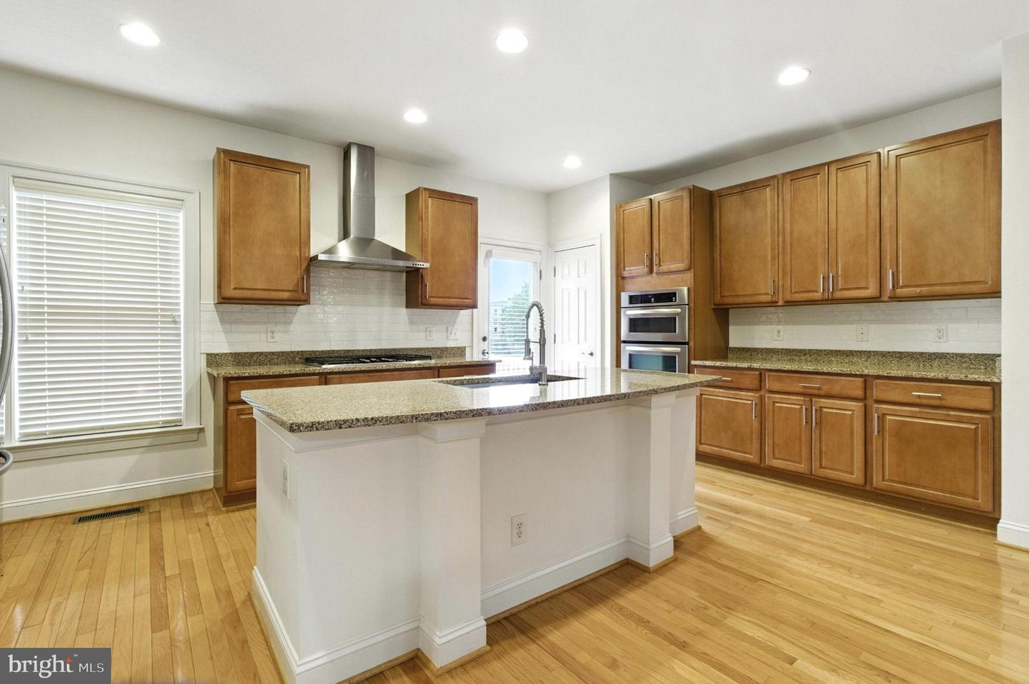 9421 CANONBURY SQ, FAIRFAX, Virginia 22031, 3 Bedrooms Bedrooms, ,3 BathroomsBathrooms,Residential,For sale,9421 CANONBURY SQ,VAFX2252876 MLS # VAFX2252876