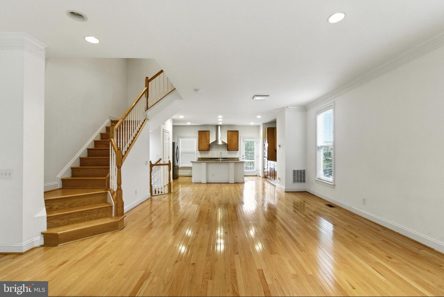 9421 CANONBURY SQ, FAIRFAX, Virginia 22031, 3 Bedrooms Bedrooms, ,3 BathroomsBathrooms,Residential,For sale,9421 CANONBURY SQ,VAFX2252876 MLS # VAFX2252876