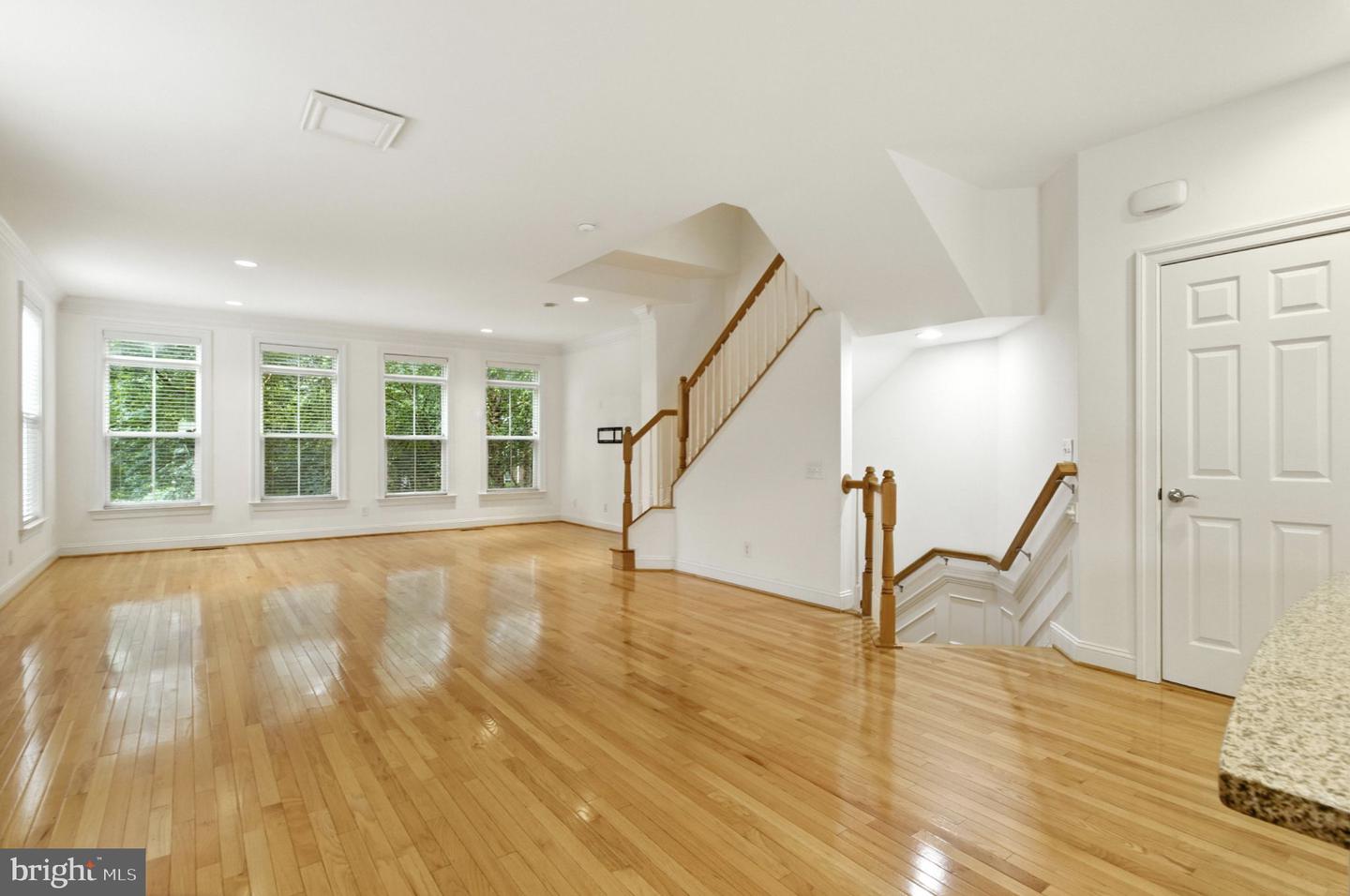 9421 CANONBURY SQ, FAIRFAX, Virginia 22031, 3 Bedrooms Bedrooms, ,3 BathroomsBathrooms,Residential,For sale,9421 CANONBURY SQ,VAFX2252876 MLS # VAFX2252876