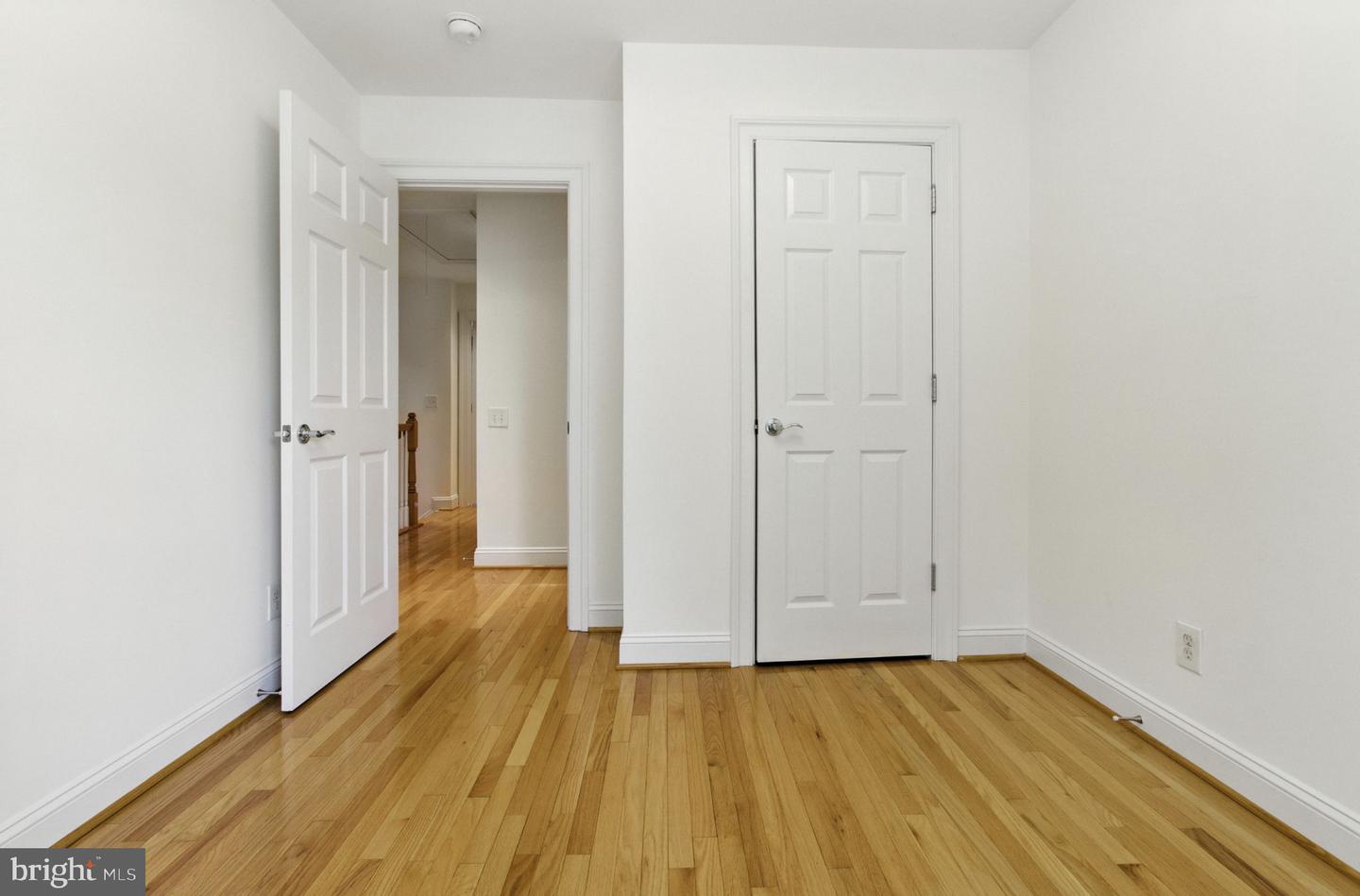 9421 CANONBURY SQ, FAIRFAX, Virginia 22031, 3 Bedrooms Bedrooms, ,3 BathroomsBathrooms,Residential,For sale,9421 CANONBURY SQ,VAFX2252876 MLS # VAFX2252876