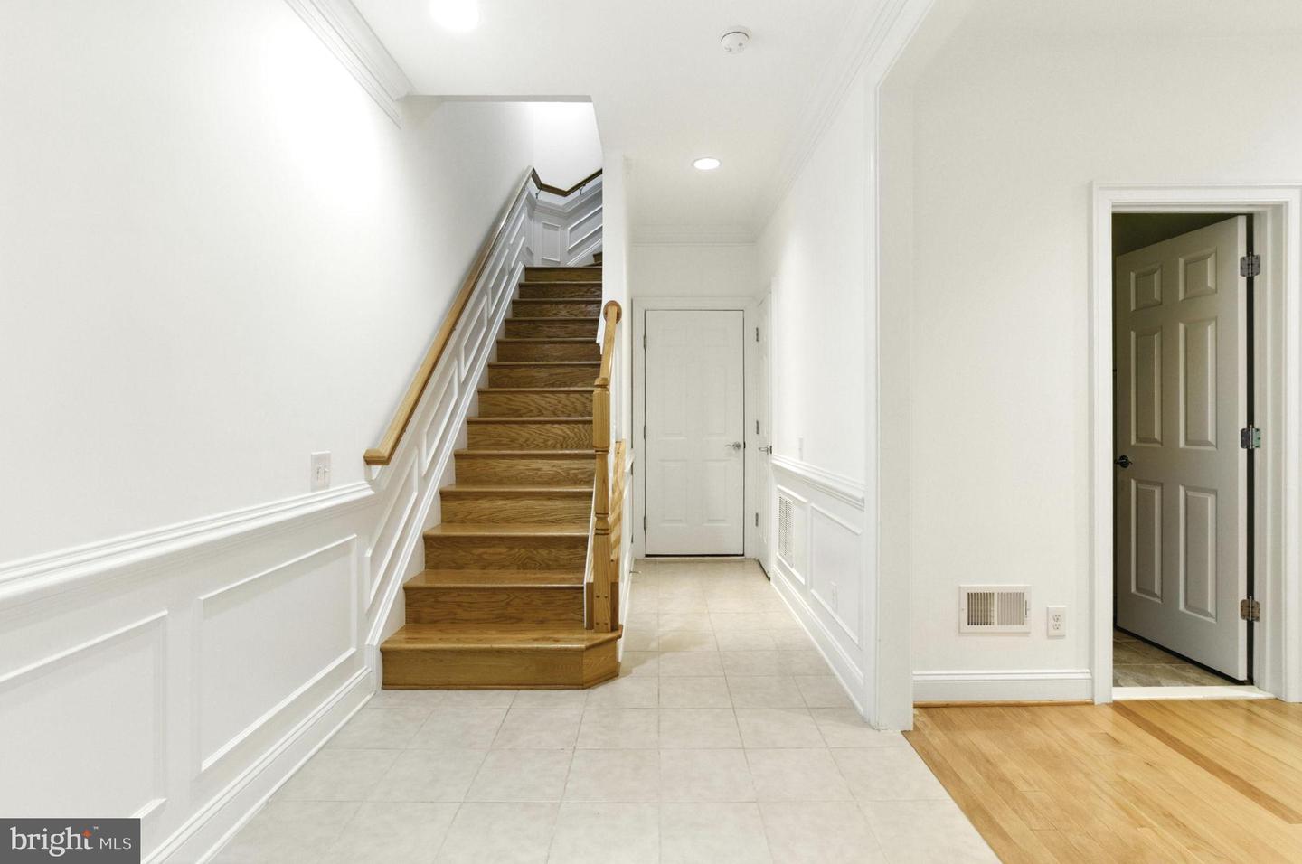 9421 CANONBURY SQ, FAIRFAX, Virginia 22031, 3 Bedrooms Bedrooms, ,3 BathroomsBathrooms,Residential,For sale,9421 CANONBURY SQ,VAFX2252876 MLS # VAFX2252876