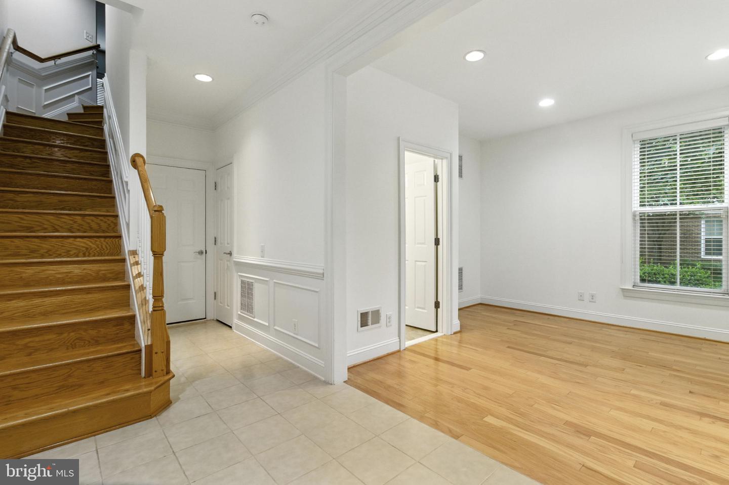 9421 CANONBURY SQ, FAIRFAX, Virginia 22031, 3 Bedrooms Bedrooms, ,3 BathroomsBathrooms,Residential,For sale,9421 CANONBURY SQ,VAFX2252876 MLS # VAFX2252876