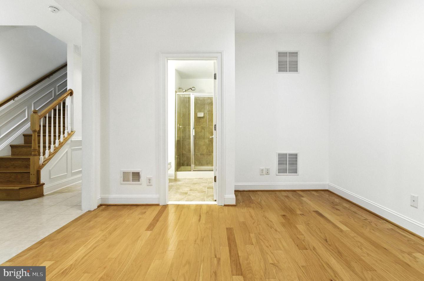 9421 CANONBURY SQ, FAIRFAX, Virginia 22031, 3 Bedrooms Bedrooms, ,3 BathroomsBathrooms,Residential,For sale,9421 CANONBURY SQ,VAFX2252876 MLS # VAFX2252876