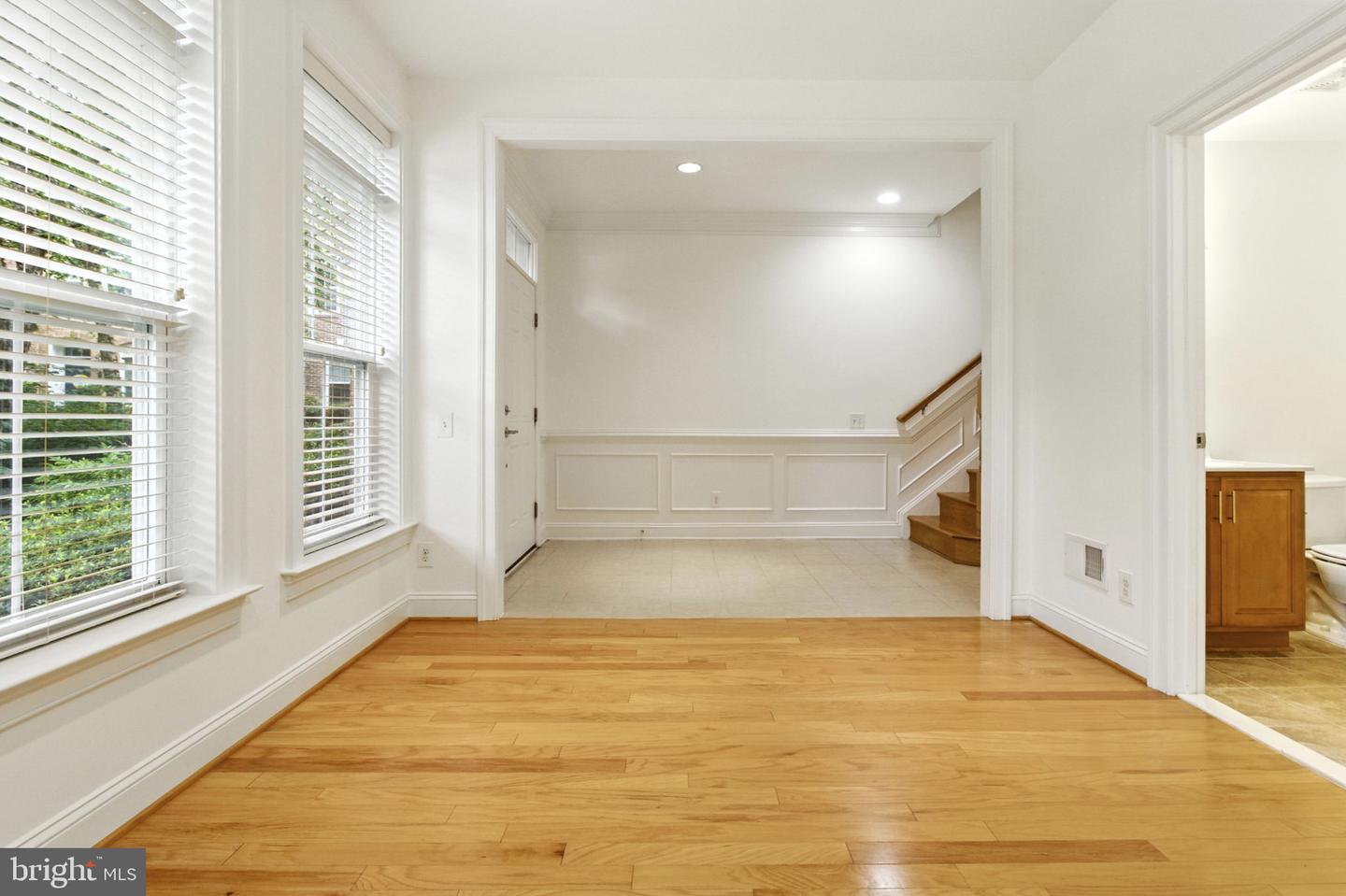 9421 CANONBURY SQ, FAIRFAX, Virginia 22031, 3 Bedrooms Bedrooms, ,3 BathroomsBathrooms,Residential,For sale,9421 CANONBURY SQ,VAFX2252876 MLS # VAFX2252876