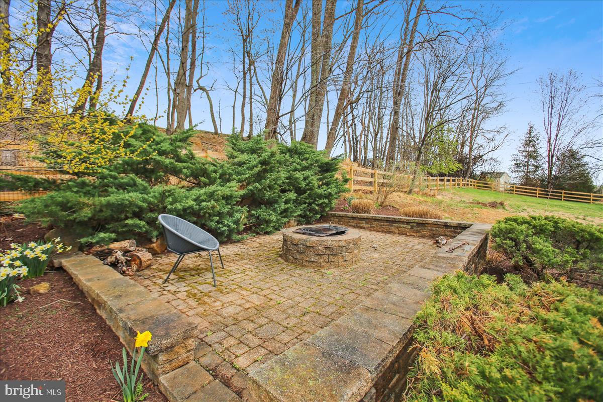 35400 AUTUMN RIDGE CT, ROUND HILL, Virginia 20141, 4 Bedrooms Bedrooms, ,5 BathroomsBathrooms,Residential,For sale,35400 AUTUMN RIDGE CT,VALO2101054 MLS # VALO2101054