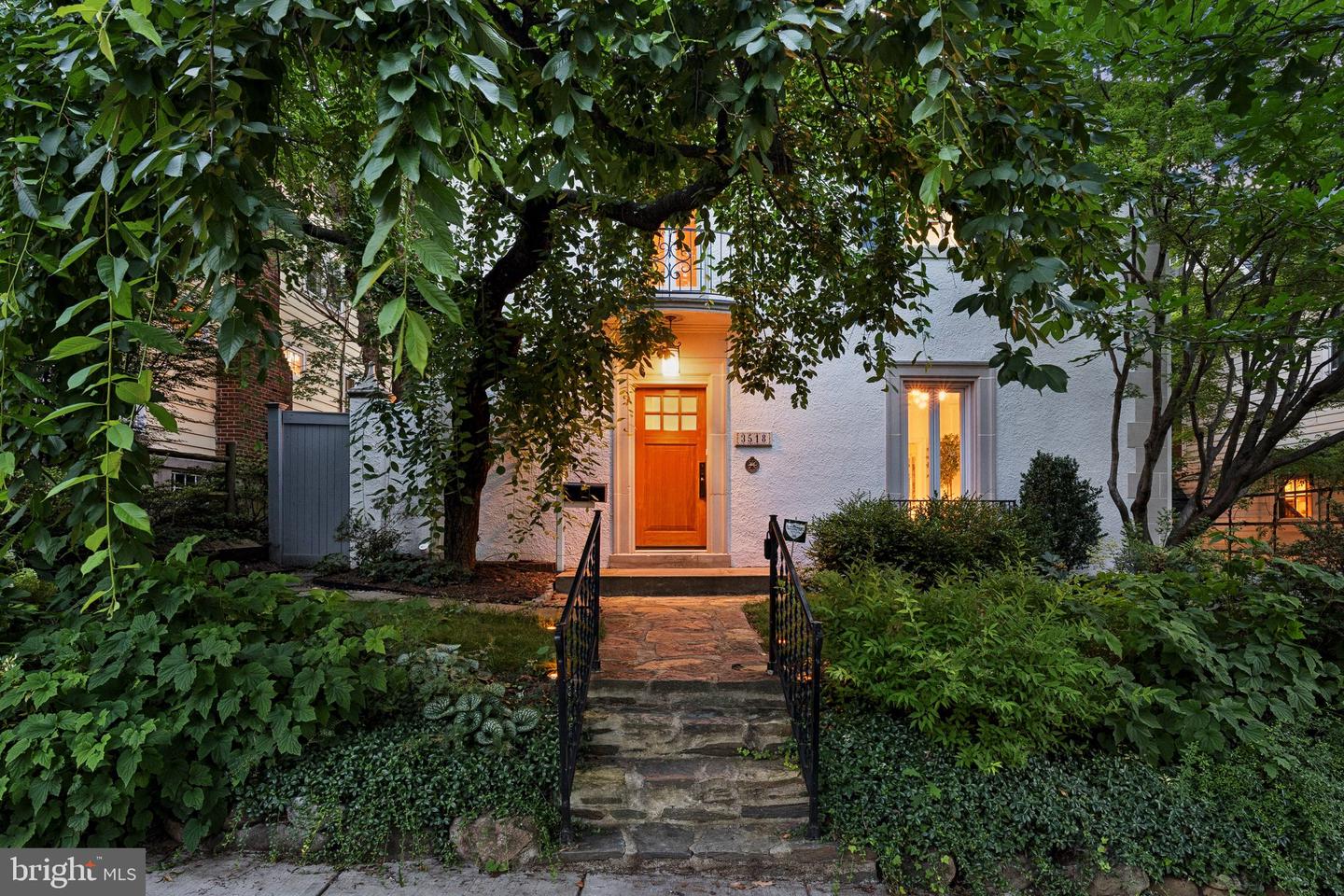 3518 35TH ST NW, WASHINGTON, District Of Columbia 20016, 3 Bedrooms Bedrooms, ,3 BathroomsBathrooms,Residential,For sale,3518 35TH ST NW,DCDC2208788 MLS # DCDC2208788