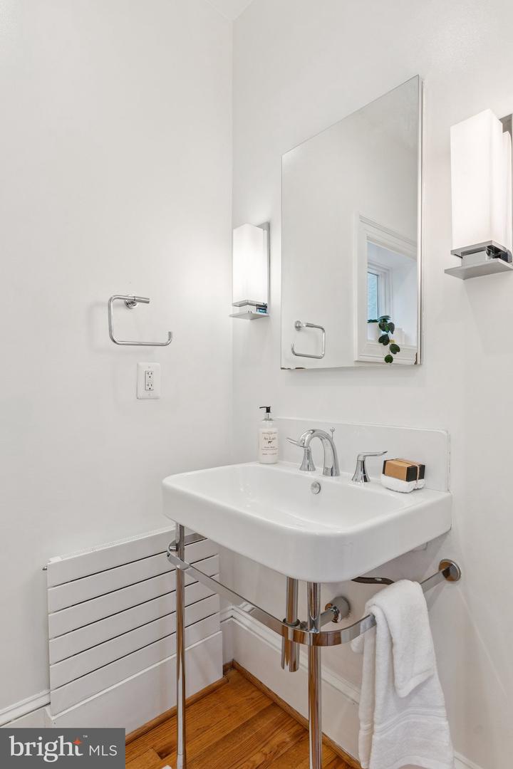 3518 35TH ST NW, WASHINGTON, District Of Columbia 20016, 3 Bedrooms Bedrooms, ,3 BathroomsBathrooms,Residential,For sale,3518 35TH ST NW,DCDC2208788 MLS # DCDC2208788