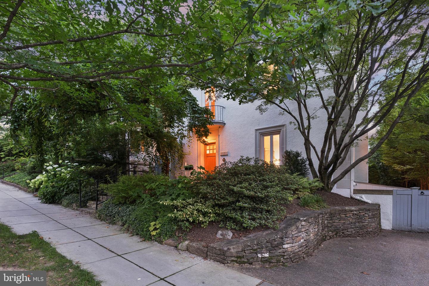 3518 35TH ST NW, WASHINGTON, District Of Columbia 20016, 3 Bedrooms Bedrooms, ,3 BathroomsBathrooms,Residential,For sale,3518 35TH ST NW,DCDC2208788 MLS # DCDC2208788