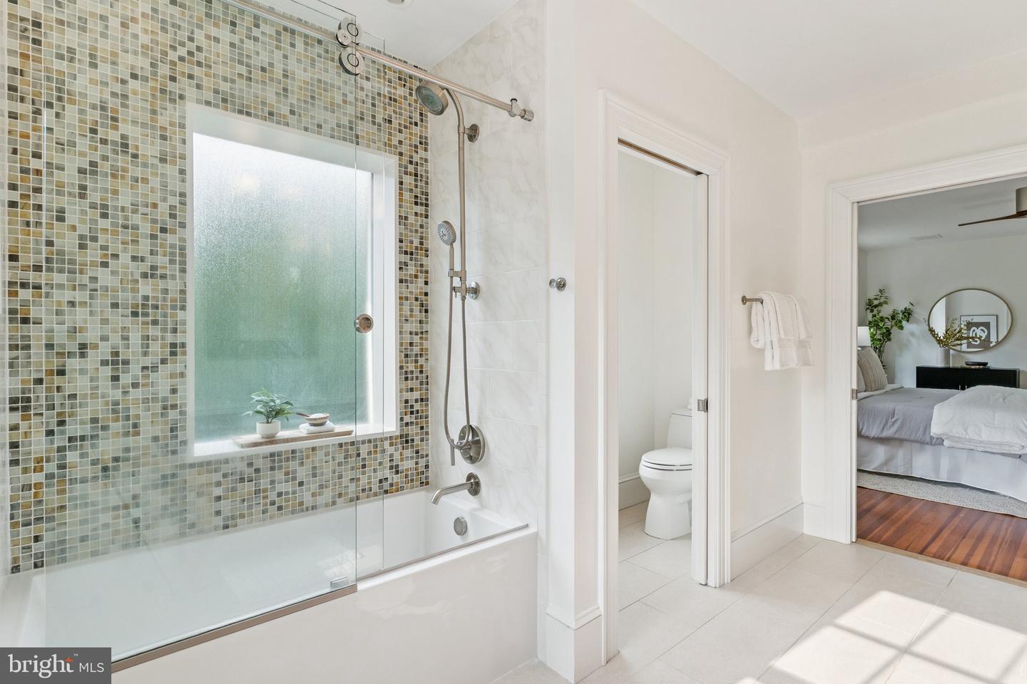 3518 35TH ST NW, WASHINGTON, District Of Columbia 20016, 3 Bedrooms Bedrooms, ,3 BathroomsBathrooms,Residential,For sale,3518 35TH ST NW,DCDC2208788 MLS # DCDC2208788