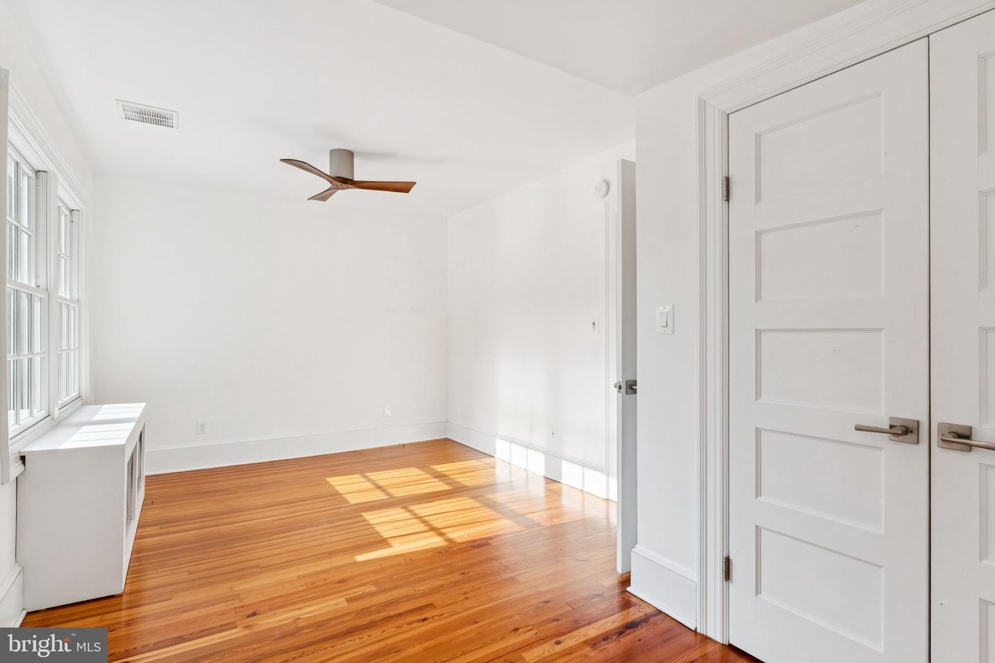 3518 35TH ST NW, WASHINGTON, District Of Columbia 20016, 3 Bedrooms Bedrooms, ,3 BathroomsBathrooms,Residential,For sale,3518 35TH ST NW,DCDC2208788 MLS # DCDC2208788