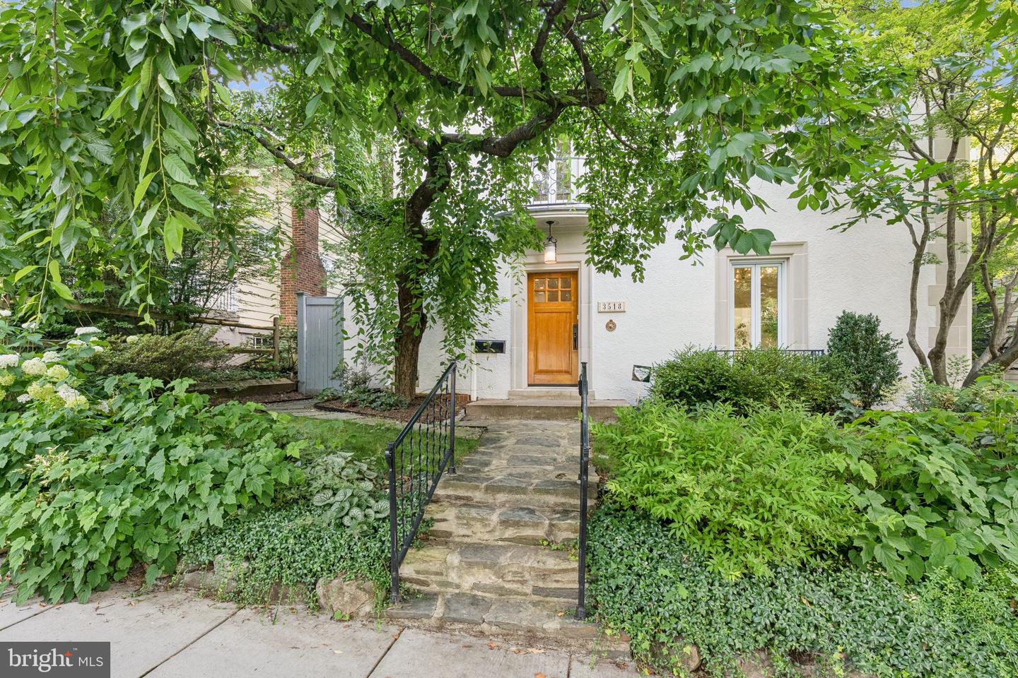 3518 35TH ST NW, WASHINGTON, District Of Columbia 20016, 3 Bedrooms Bedrooms, ,3 BathroomsBathrooms,Residential,For sale,3518 35TH ST NW,DCDC2208788 MLS # DCDC2208788