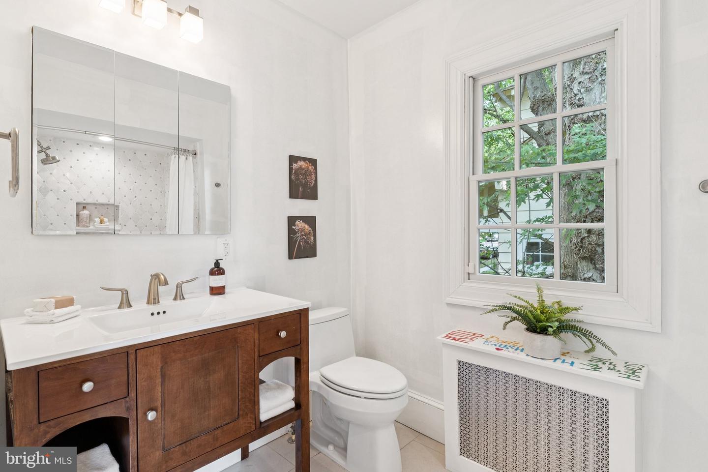 3518 35TH ST NW, WASHINGTON, District Of Columbia 20016, 3 Bedrooms Bedrooms, ,3 BathroomsBathrooms,Residential,For sale,3518 35TH ST NW,DCDC2208788 MLS # DCDC2208788