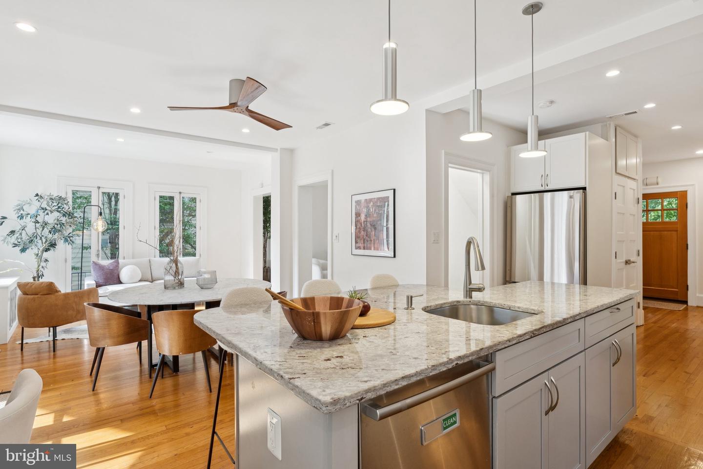 3518 35TH ST NW, WASHINGTON, District Of Columbia 20016, 3 Bedrooms Bedrooms, ,3 BathroomsBathrooms,Residential,For sale,3518 35TH ST NW,DCDC2208788 MLS # DCDC2208788