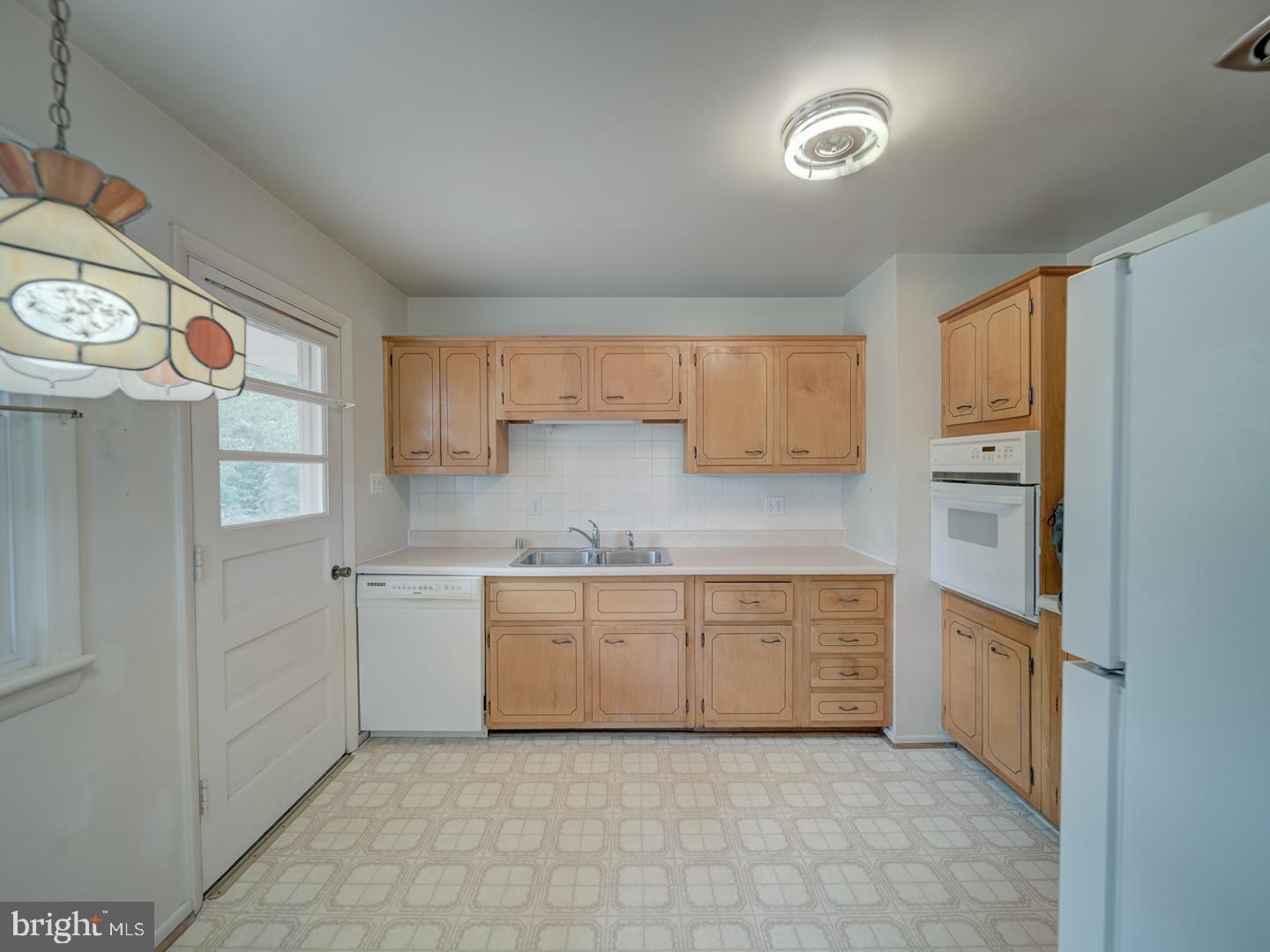 10928 WARWICK AVE, FAIRFAX, Virginia 22030, 4 Bedrooms Bedrooms, ,3 BathroomsBathrooms,Residential,For sale,10928 WARWICK AVE,VAFC2006568 MLS # VAFC2006568