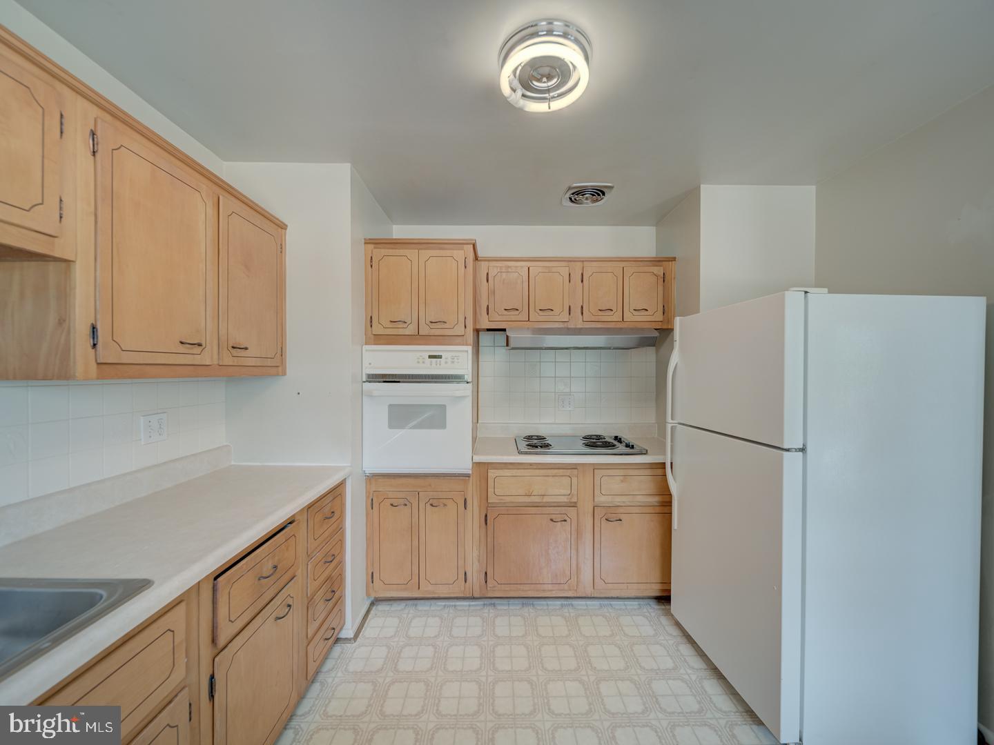 10928 WARWICK AVE, FAIRFAX, Virginia 22030, 4 Bedrooms Bedrooms, ,3 BathroomsBathrooms,Residential,For sale,10928 WARWICK AVE,VAFC2006568 MLS # VAFC2006568