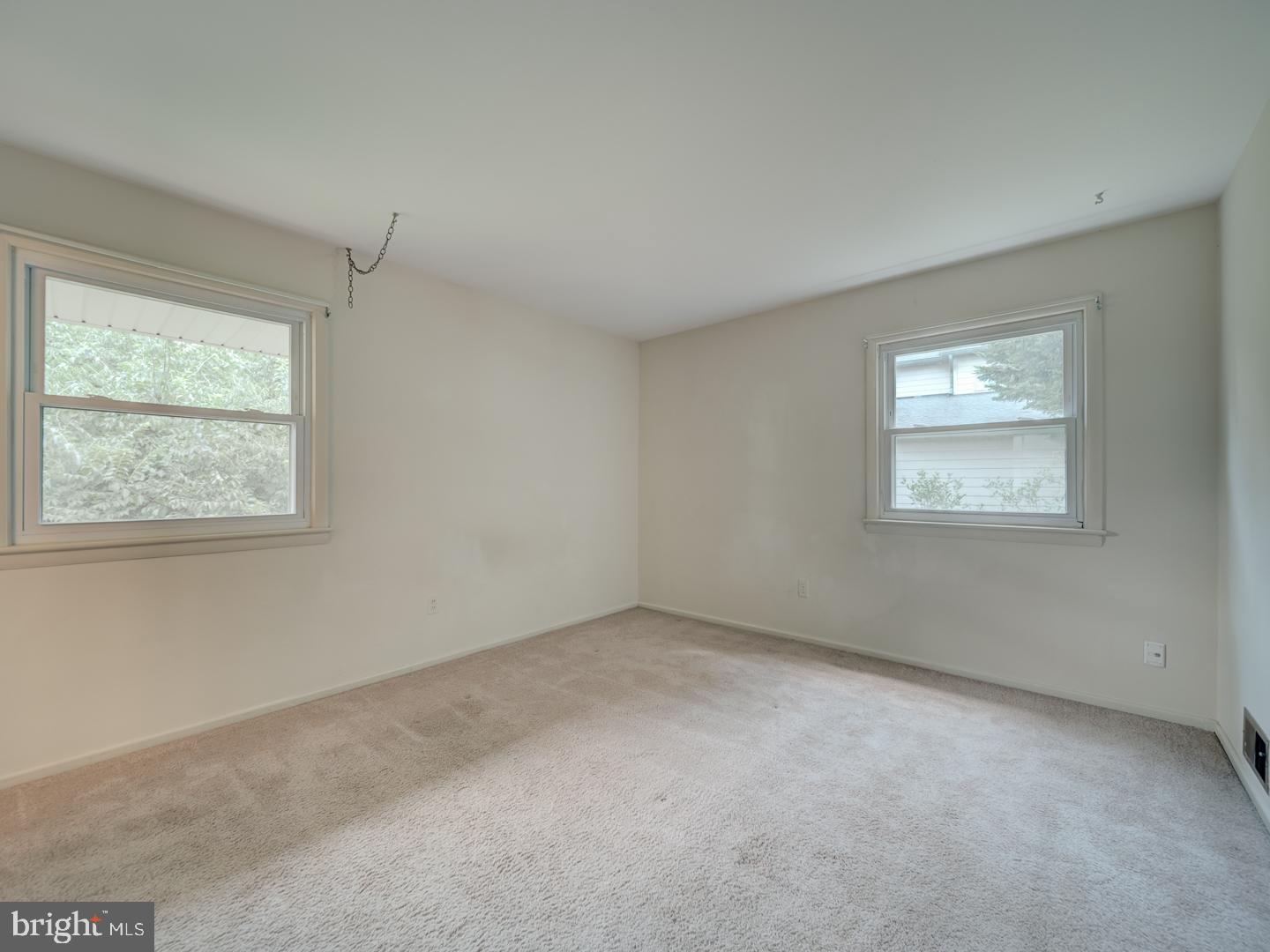 10928 WARWICK AVE, FAIRFAX, Virginia 22030, 4 Bedrooms Bedrooms, ,3 BathroomsBathrooms,Residential,For sale,10928 WARWICK AVE,VAFC2006568 MLS # VAFC2006568
