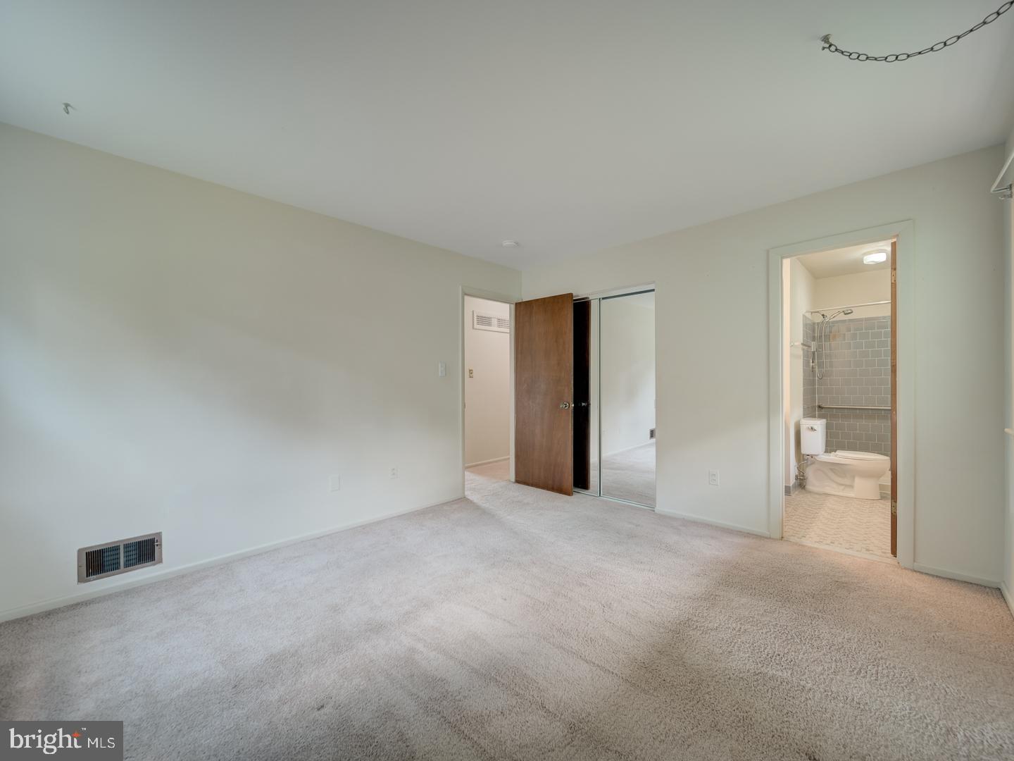 10928 WARWICK AVE, FAIRFAX, Virginia 22030, 4 Bedrooms Bedrooms, ,3 BathroomsBathrooms,Residential,For sale,10928 WARWICK AVE,VAFC2006568 MLS # VAFC2006568
