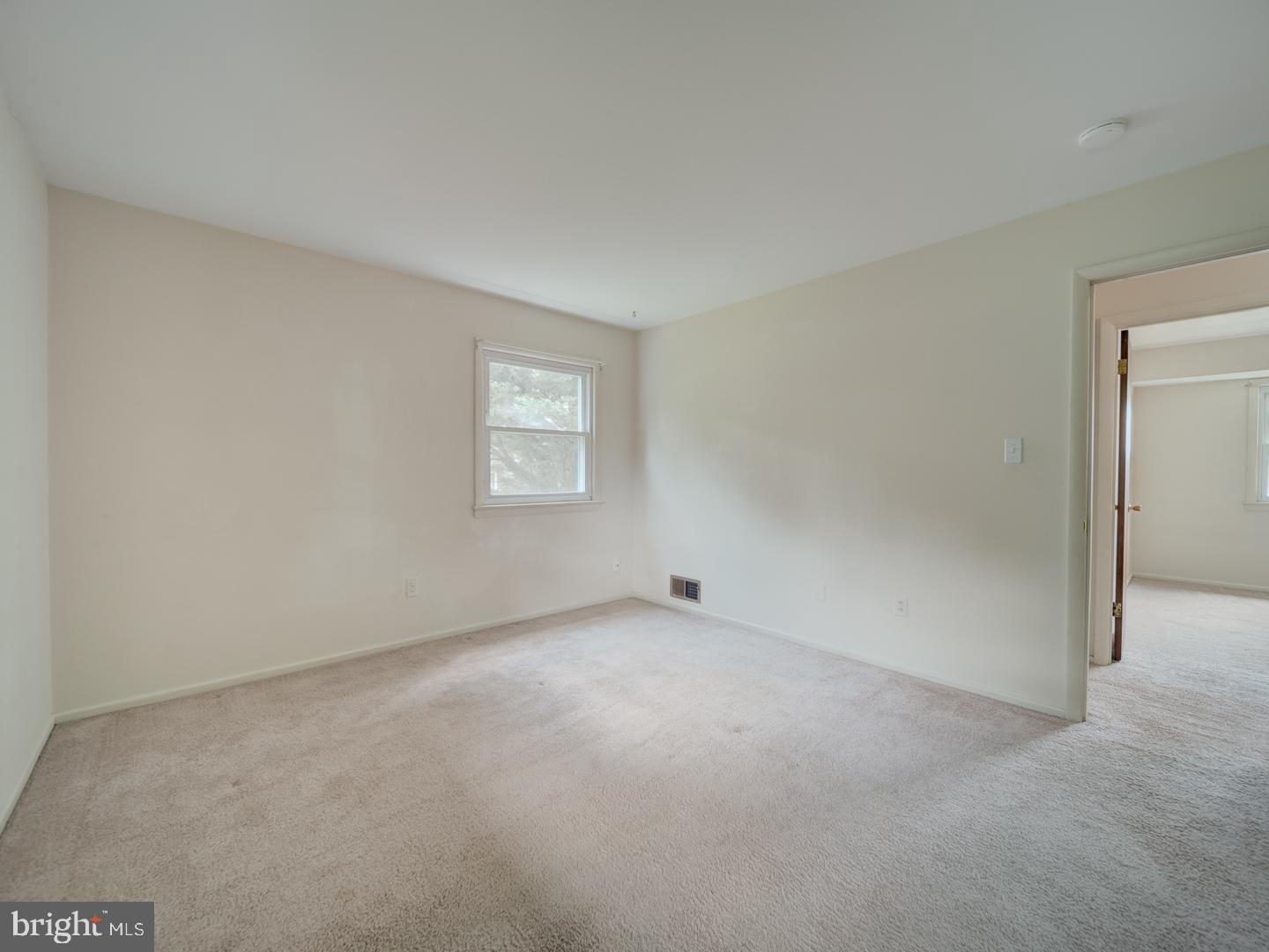 10928 WARWICK AVE, FAIRFAX, Virginia 22030, 4 Bedrooms Bedrooms, ,3 BathroomsBathrooms,Residential,For sale,10928 WARWICK AVE,VAFC2006568 MLS # VAFC2006568