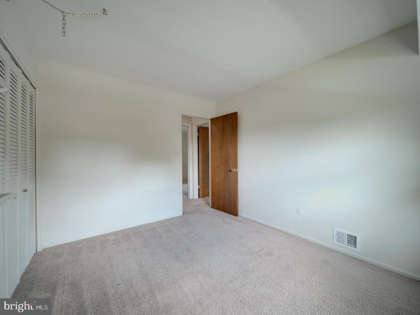 10928 WARWICK AVE, FAIRFAX, Virginia 22030, 4 Bedrooms Bedrooms, ,3 BathroomsBathrooms,Residential,For sale,10928 WARWICK AVE,VAFC2006568 MLS # VAFC2006568