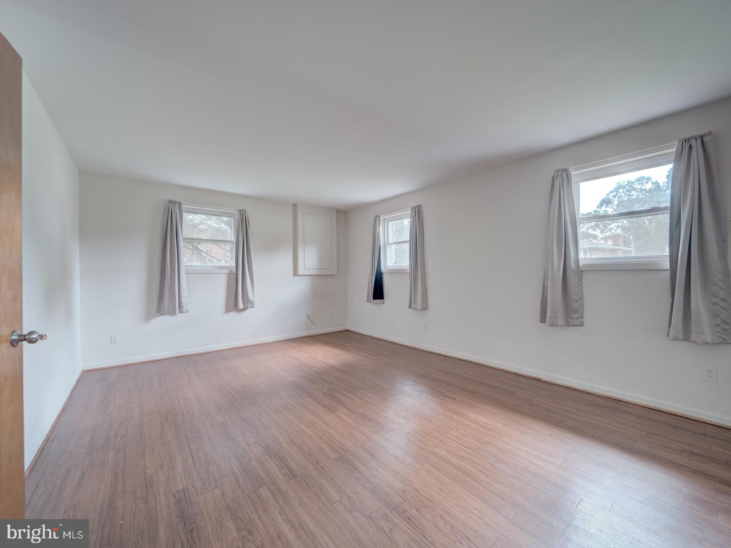 10928 WARWICK AVE, FAIRFAX, Virginia 22030, 4 Bedrooms Bedrooms, ,3 BathroomsBathrooms,Residential,For sale,10928 WARWICK AVE,VAFC2006568 MLS # VAFC2006568