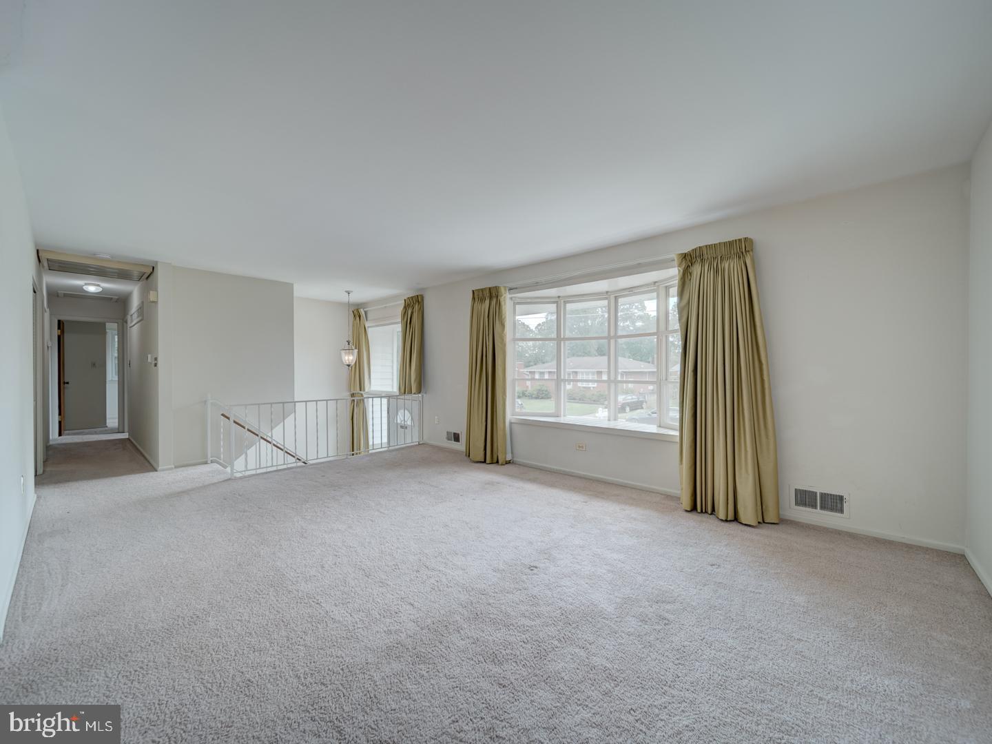 10928 WARWICK AVE, FAIRFAX, Virginia 22030, 4 Bedrooms Bedrooms, ,3 BathroomsBathrooms,Residential,For sale,10928 WARWICK AVE,VAFC2006568 MLS # VAFC2006568