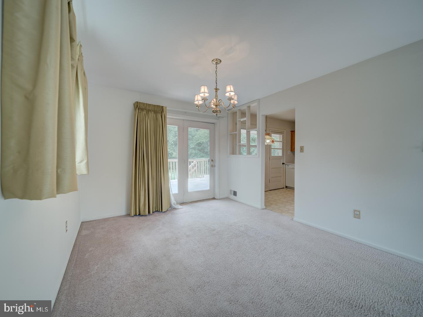 10928 WARWICK AVE, FAIRFAX, Virginia 22030, 4 Bedrooms Bedrooms, ,3 BathroomsBathrooms,Residential,For sale,10928 WARWICK AVE,VAFC2006568 MLS # VAFC2006568