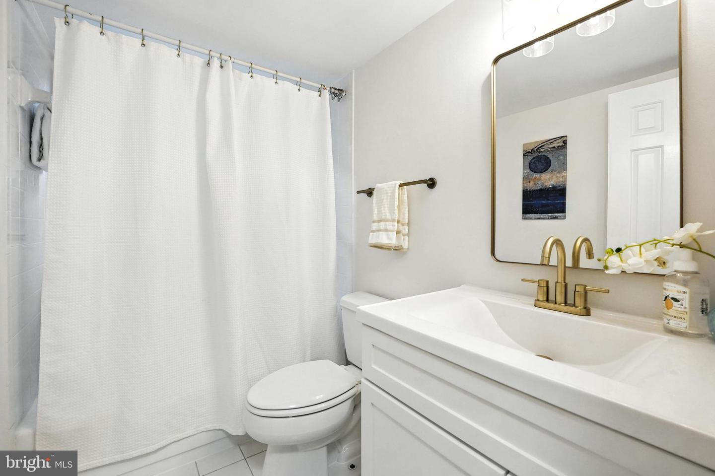 1305 E ABINGDON DR #2, ALEXANDRIA, Virginia 22314, 1 Bedroom Bedrooms, ,1 BathroomBathrooms,Residential,For sale,1305 E ABINGDON DR #2,VAAX2047152 MLS # VAAX2047152