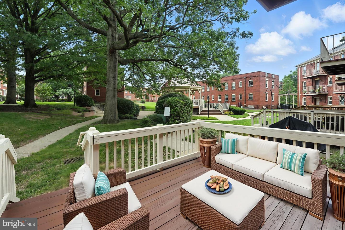 1305 E ABINGDON DR #2, ALEXANDRIA, Virginia 22314, 1 Bedroom Bedrooms, ,1 BathroomBathrooms,Residential,For sale,1305 E ABINGDON DR #2,VAAX2047152 MLS # VAAX2047152