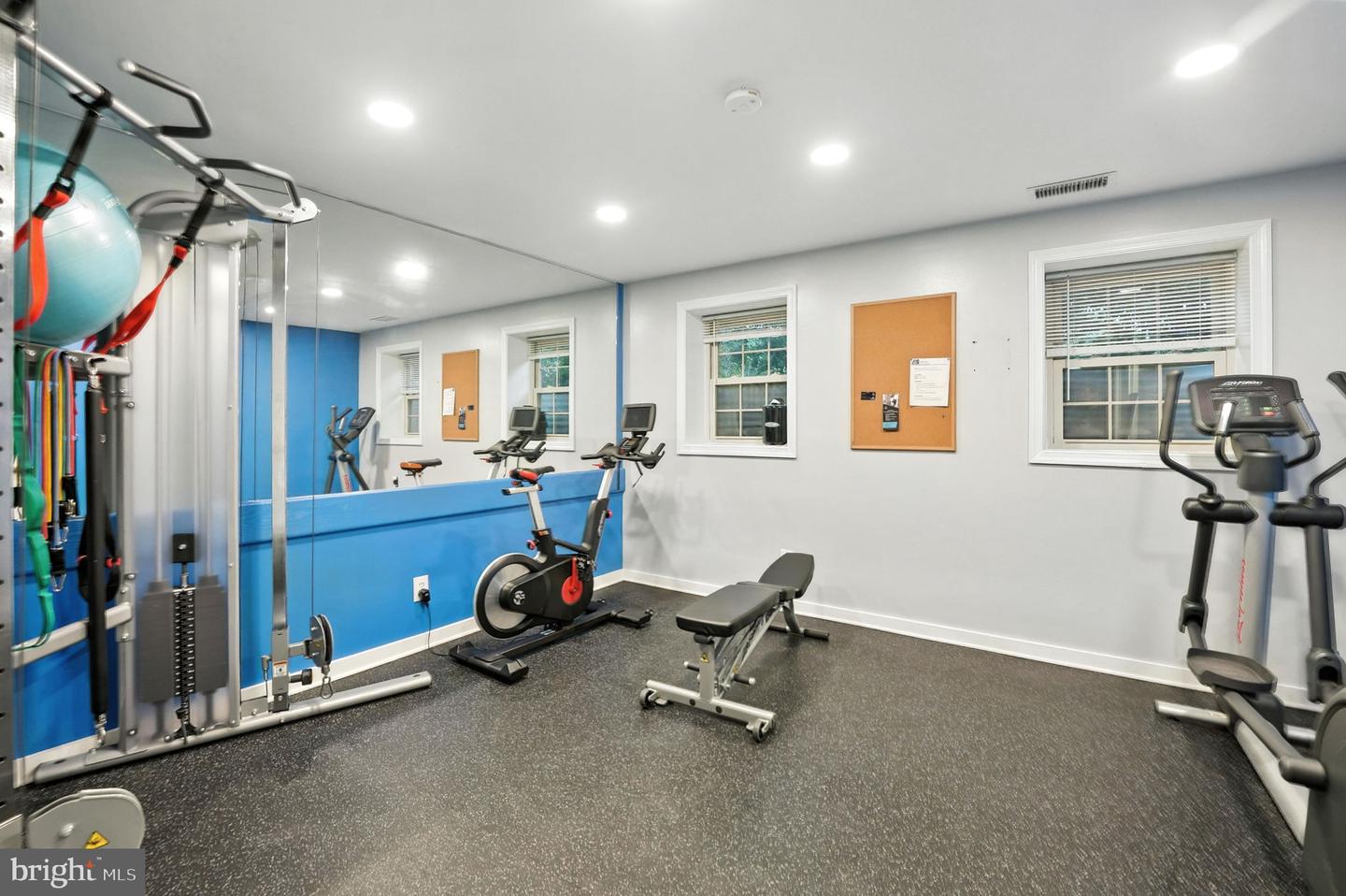 1305 E ABINGDON DR #2, ALEXANDRIA, Virginia 22314, 1 Bedroom Bedrooms, ,1 BathroomBathrooms,Residential,For sale,1305 E ABINGDON DR #2,VAAX2047152 MLS # VAAX2047152