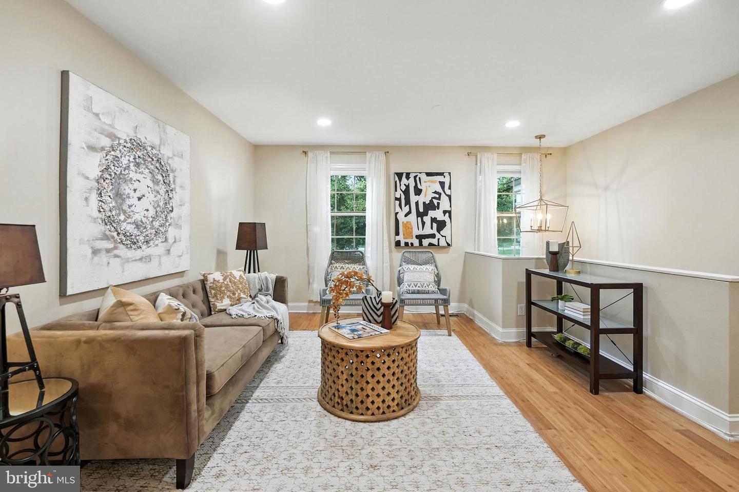 1305 E ABINGDON DR #2, ALEXANDRIA, Virginia 22314, 1 Bedroom Bedrooms, ,1 BathroomBathrooms,Residential,For sale,1305 E ABINGDON DR #2,VAAX2047152 MLS # VAAX2047152