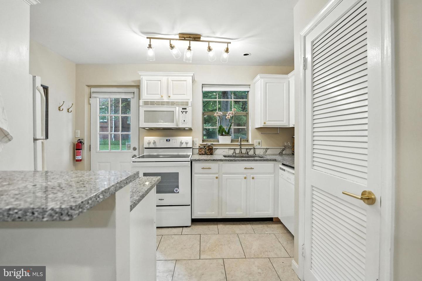 1305 E ABINGDON DR #2, ALEXANDRIA, Virginia 22314, 1 Bedroom Bedrooms, ,1 BathroomBathrooms,Residential,For sale,1305 E ABINGDON DR #2,VAAX2047152 MLS # VAAX2047152