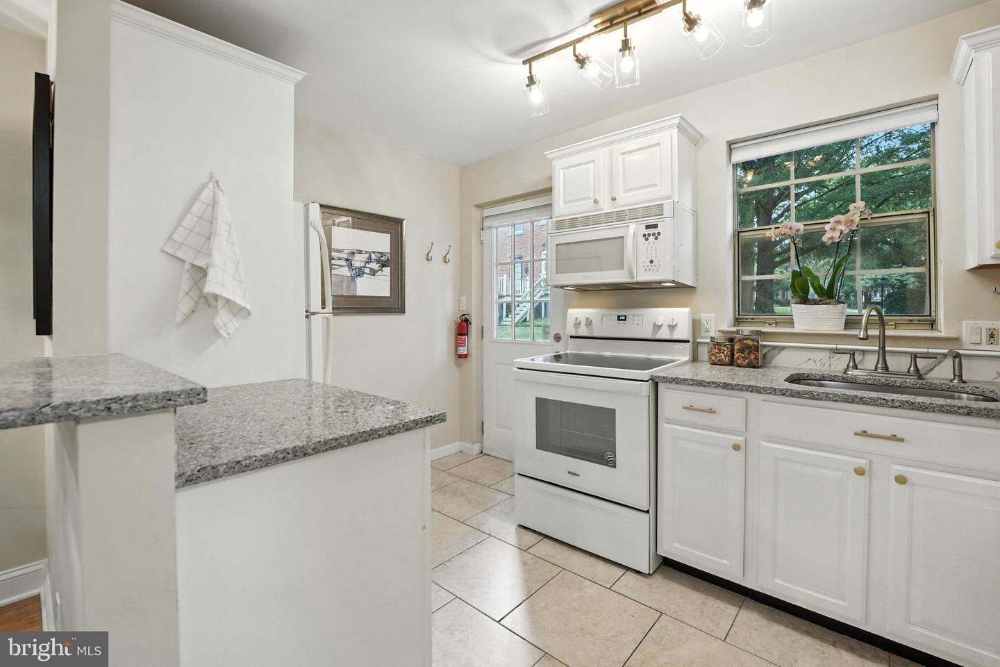1305 E ABINGDON DR #2, ALEXANDRIA, Virginia 22314, 1 Bedroom Bedrooms, ,1 BathroomBathrooms,Residential,For sale,1305 E ABINGDON DR #2,VAAX2047152 MLS # VAAX2047152