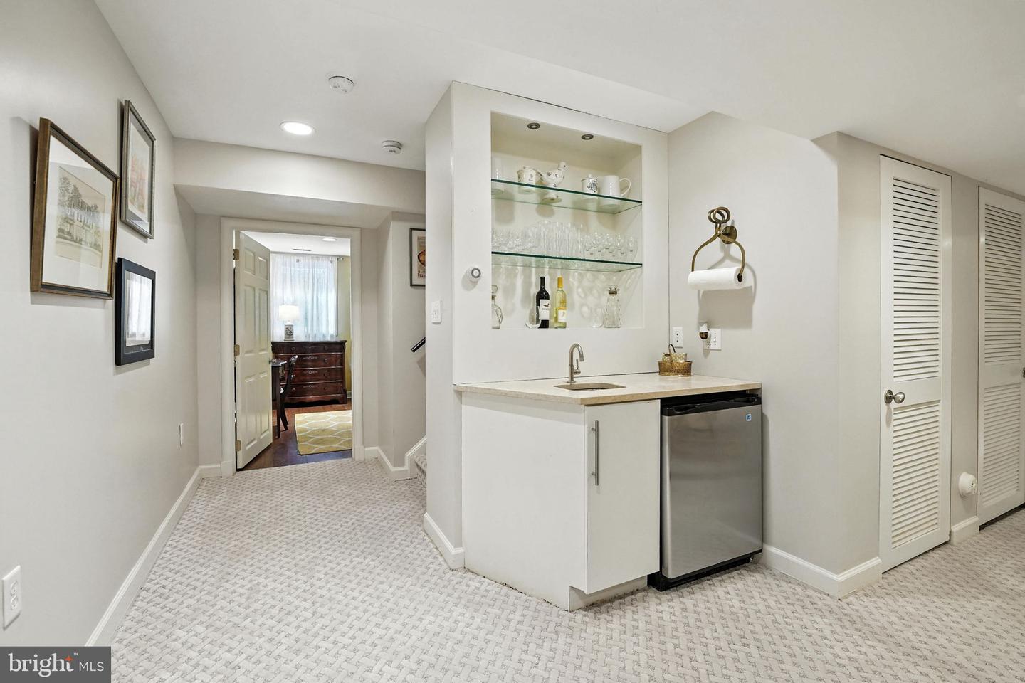 7112 HOLYROOD DR, MCLEAN, Virginia 22101, 5 Bedrooms Bedrooms, ,5 BathroomsBathrooms,Residential,For sale,7112 HOLYROOD DR,VAFX2253390 MLS # VAFX2253390