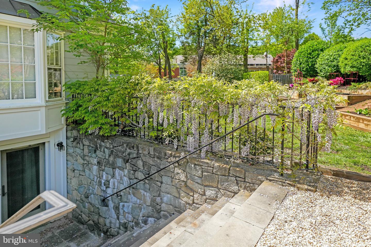 7112 HOLYROOD DR, MCLEAN, Virginia 22101, 5 Bedrooms Bedrooms, ,5 BathroomsBathrooms,Residential,For sale,7112 HOLYROOD DR,VAFX2253390 MLS # VAFX2253390