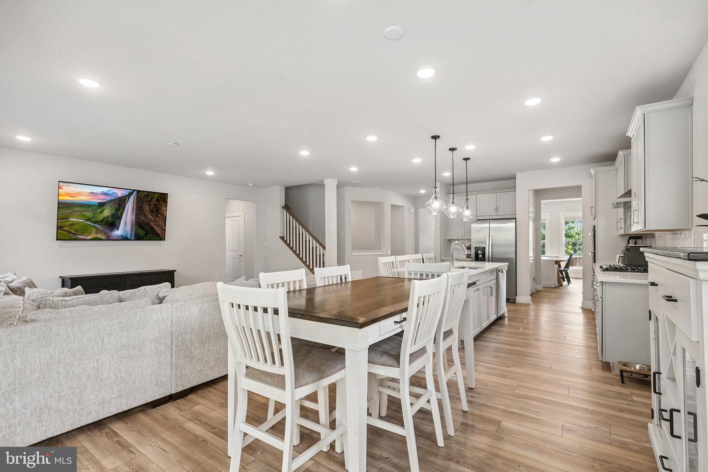 2040 SILVER SYCAMORE LN, DUMFRIES, Virginia 22026, 6 Bedrooms Bedrooms, ,5 BathroomsBathrooms,Residential,For sale,2040 SILVER SYCAMORE LN,VAPW2098572 MLS # VAPW2098572