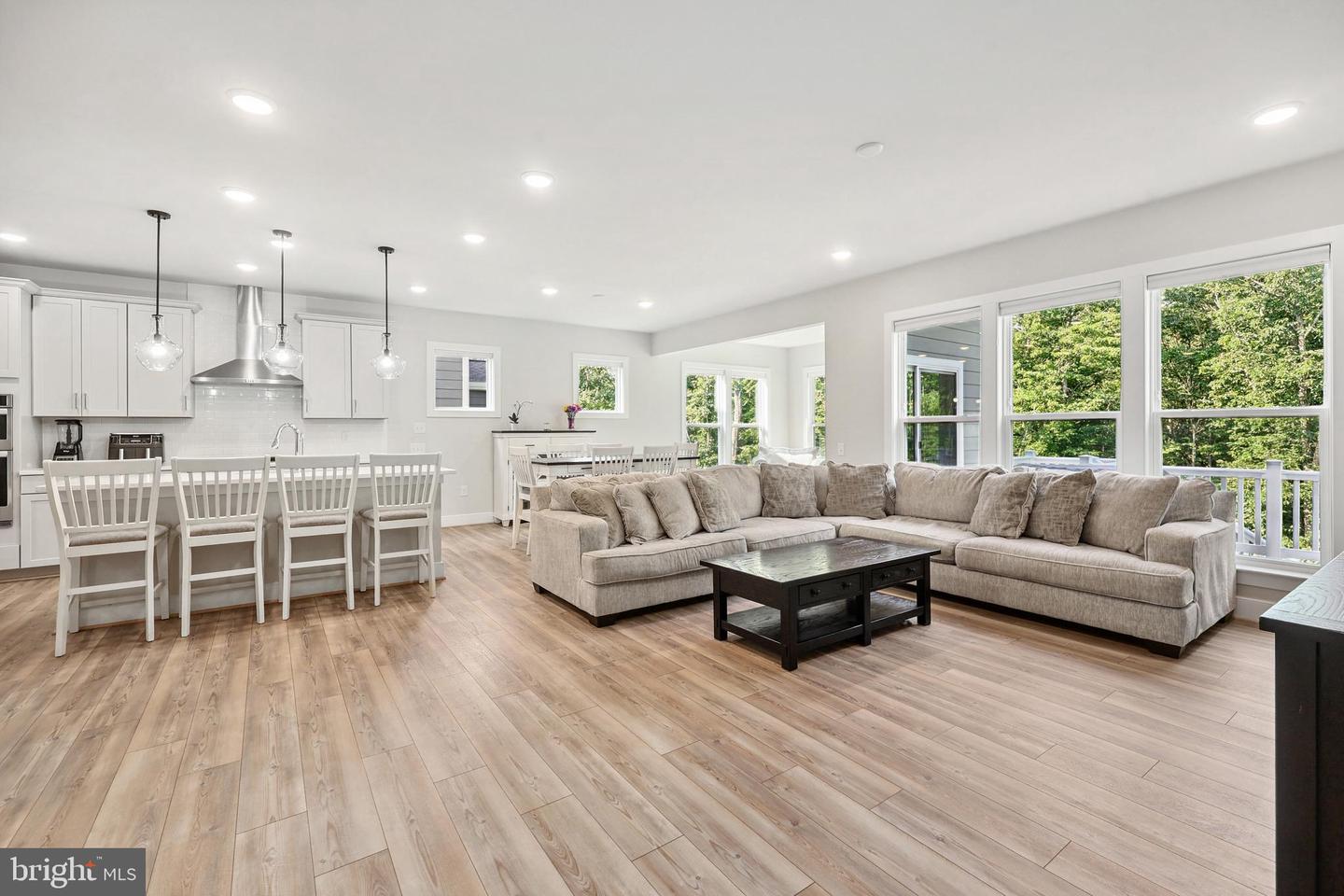 2040 SILVER SYCAMORE LN, DUMFRIES, Virginia 22026, 6 Bedrooms Bedrooms, ,5 BathroomsBathrooms,Residential,For sale,2040 SILVER SYCAMORE LN,VAPW2098572 MLS # VAPW2098572