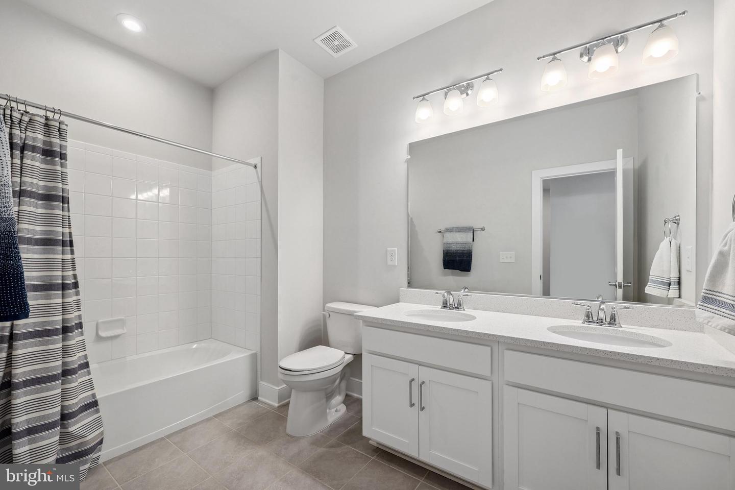 2040 SILVER SYCAMORE LN, DUMFRIES, Virginia 22026, 6 Bedrooms Bedrooms, ,5 BathroomsBathrooms,Residential,For sale,2040 SILVER SYCAMORE LN,VAPW2098572 MLS # VAPW2098572
