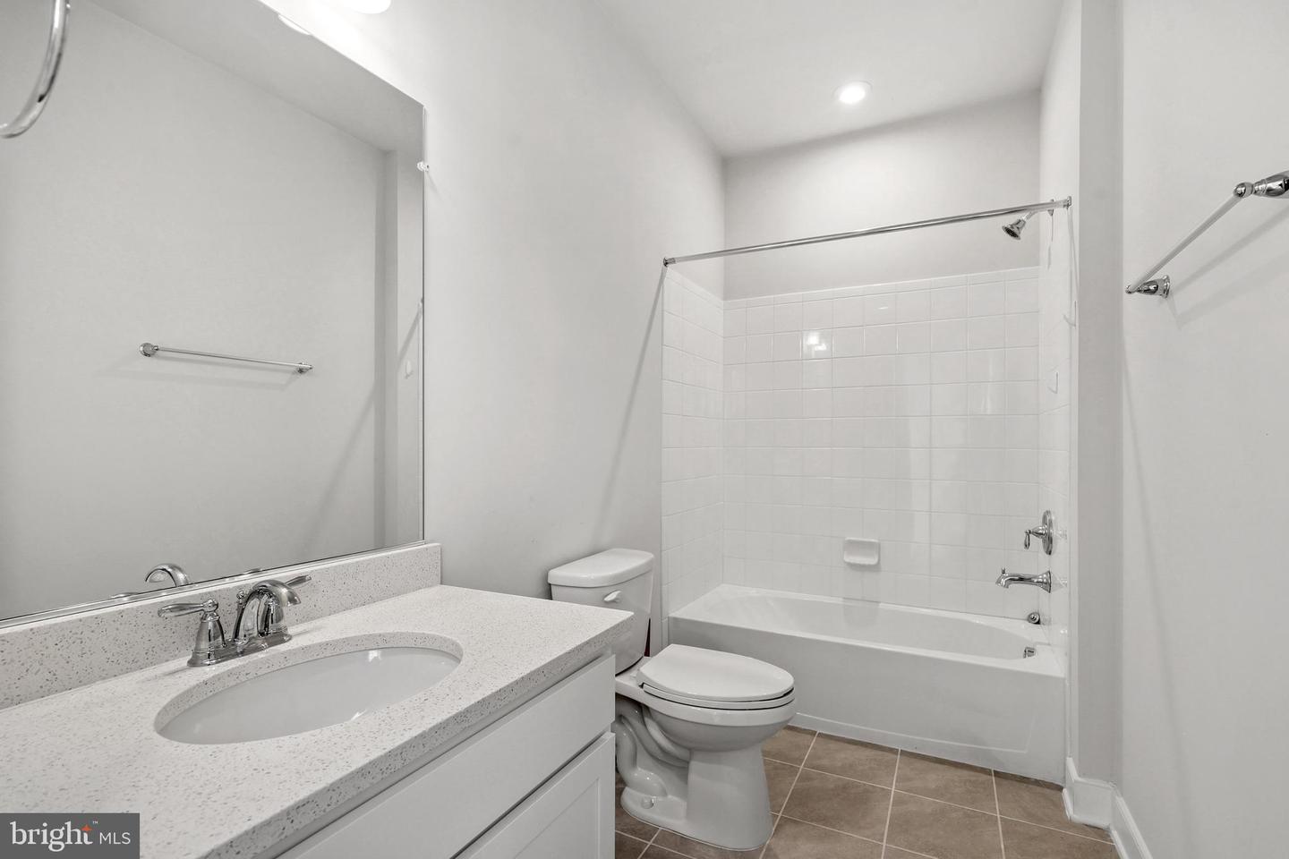 2040 SILVER SYCAMORE LN, DUMFRIES, Virginia 22026, 6 Bedrooms Bedrooms, ,5 BathroomsBathrooms,Residential,For sale,2040 SILVER SYCAMORE LN,VAPW2098572 MLS # VAPW2098572