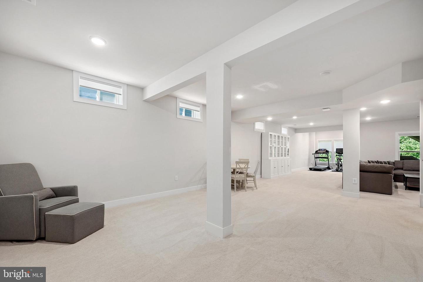 2040 SILVER SYCAMORE LN, DUMFRIES, Virginia 22026, 6 Bedrooms Bedrooms, ,5 BathroomsBathrooms,Residential,For sale,2040 SILVER SYCAMORE LN,VAPW2098572 MLS # VAPW2098572