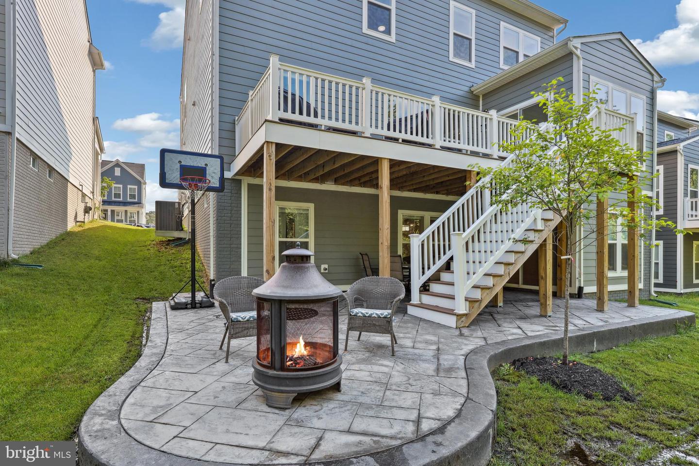 2040 SILVER SYCAMORE LN, DUMFRIES, Virginia 22026, 6 Bedrooms Bedrooms, ,5 BathroomsBathrooms,Residential,For sale,2040 SILVER SYCAMORE LN,VAPW2098572 MLS # VAPW2098572