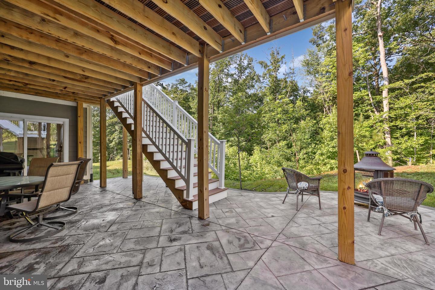 2040 SILVER SYCAMORE LN, DUMFRIES, Virginia 22026, 6 Bedrooms Bedrooms, ,5 BathroomsBathrooms,Residential,For sale,2040 SILVER SYCAMORE LN,VAPW2098572 MLS # VAPW2098572