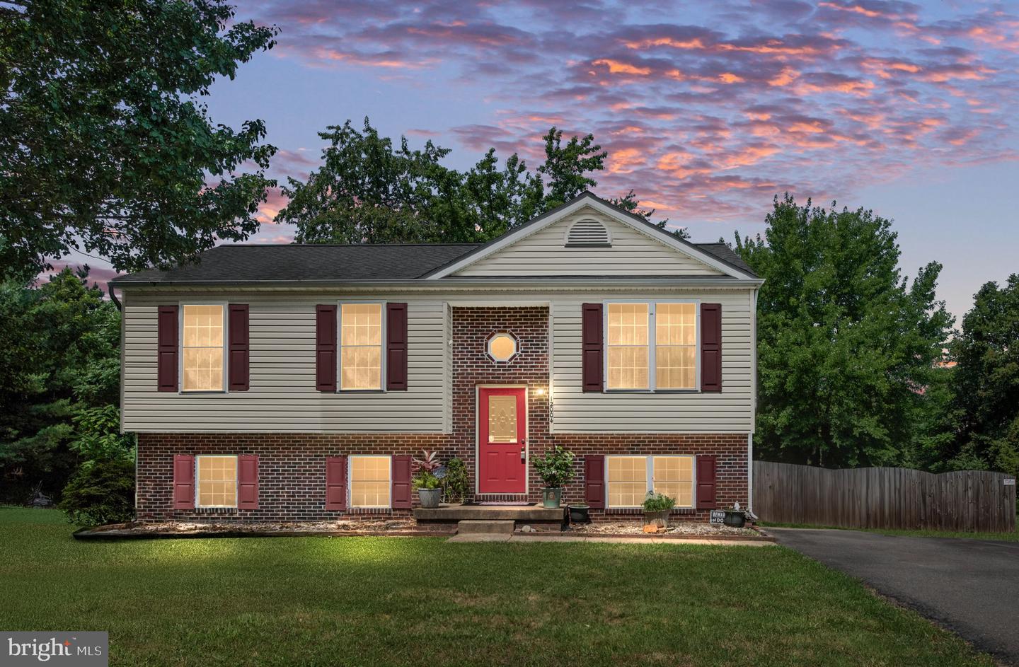 12004 FALCON RIDGE DR, FREDERICKSBURG, Virginia 22407, 4 Bedrooms Bedrooms, ,2 BathroomsBathrooms,Residential,For sale,12004 FALCON RIDGE DR,VASP2034472 MLS # VASP2034472