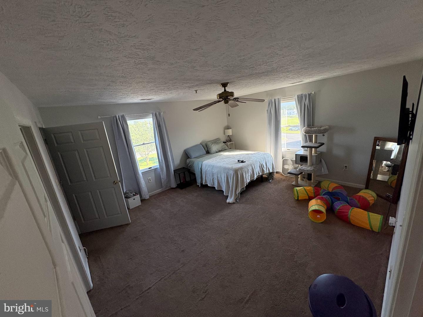 1282-A10 OX RD, WOODSTOCK, Virginia 22664, 2 Bedrooms Bedrooms, ,2 BathroomsBathrooms,Residential,For sale,1282-A10 OX RD,VASH2011914 MLS # VASH2011914