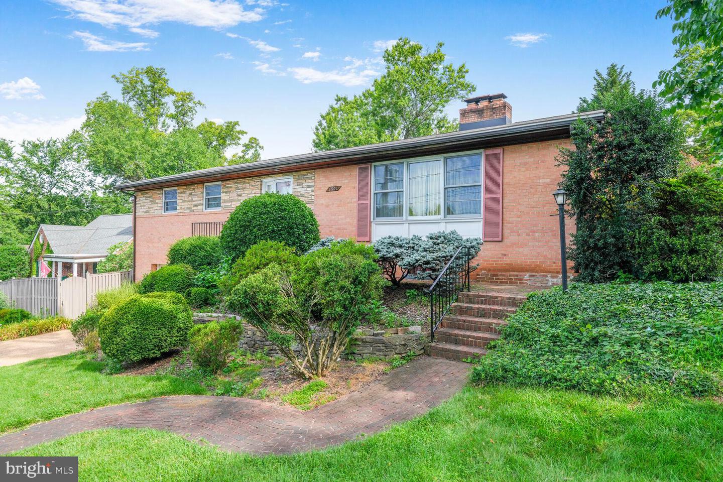 4901 ASHBY ST NW, WASHINGTON, District Of Columbia 20007, 3 Bedrooms Bedrooms, ,3 BathroomsBathrooms,Residential,For sale,4901 ASHBY ST NW,DCDC2209108 MLS # DCDC2209108