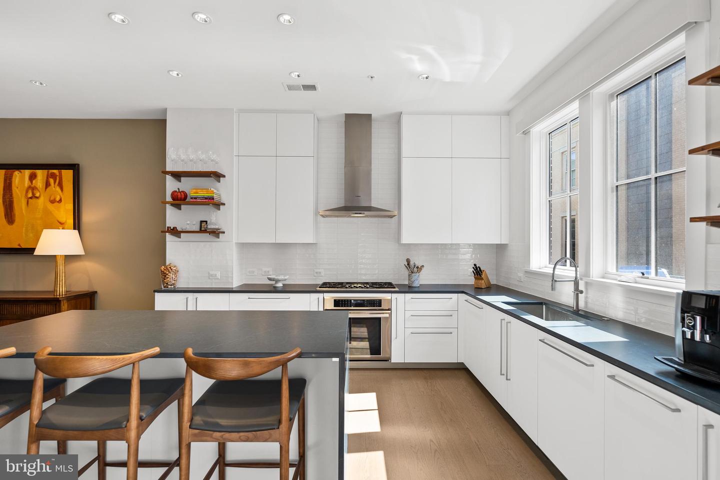 304 S UNION ST, ALEXANDRIA, Virginia 22314, 3 Bedrooms Bedrooms, ,3 BathroomsBathrooms,Residential,For sale,304 S UNION ST,VAAX2047240 MLS # VAAX2047240