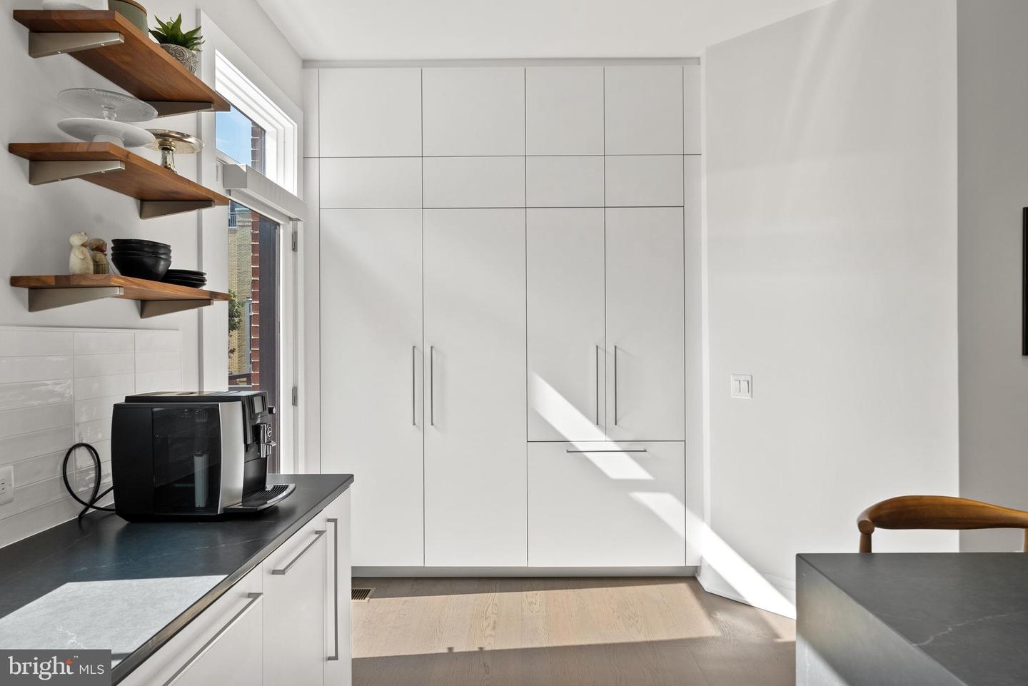 304 S UNION ST, ALEXANDRIA, Virginia 22314, 3 Bedrooms Bedrooms, ,3 BathroomsBathrooms,Residential,For sale,304 S UNION ST,VAAX2047240 MLS # VAAX2047240
