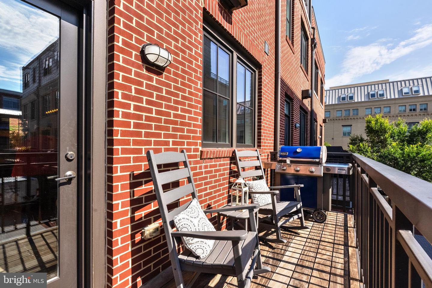 304 S UNION ST, ALEXANDRIA, Virginia 22314, 3 Bedrooms Bedrooms, ,3 BathroomsBathrooms,Residential,For sale,304 S UNION ST,VAAX2047240 MLS # VAAX2047240